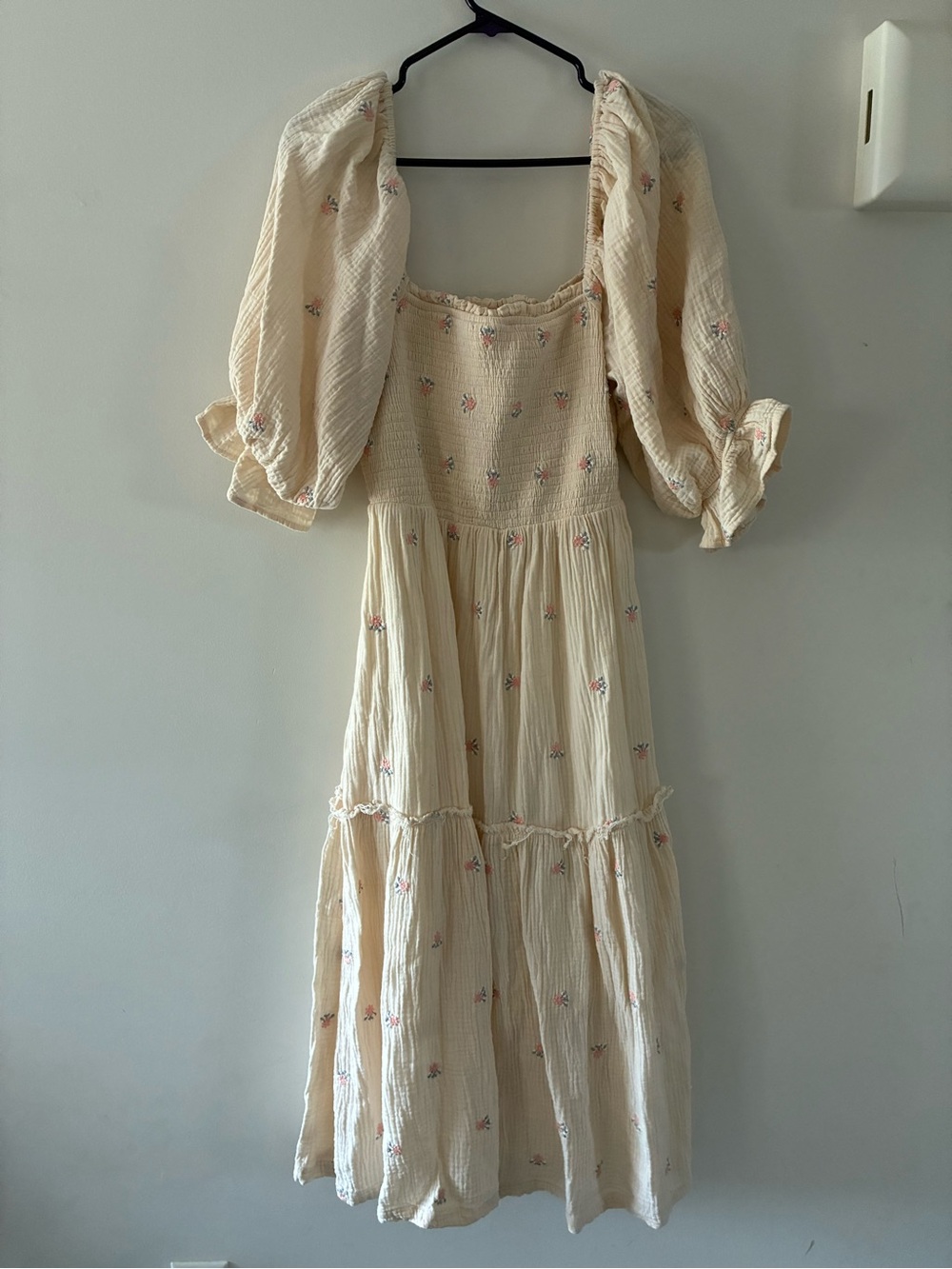 Nothing Fits But—Cream Puff-Sleeve Smocked Midi Dress with Floral Embroidery